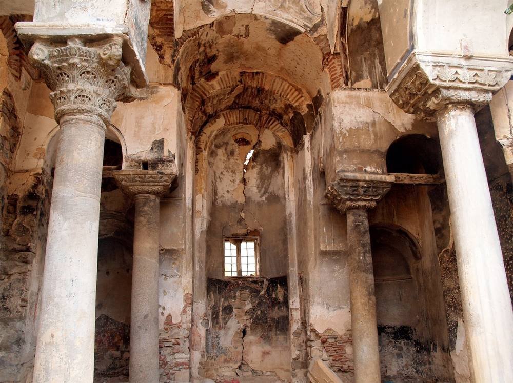 1.25.Τρίγλια. Το ερείπιο της παλαιολόγειας εκκλησίας της Παντοβασιλίσσης.